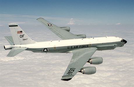 Przkumný americký letoun Boeing RC-135.