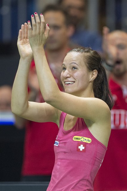 Viktorija Golubicová slaví výhru nad Karolínou Plíkovou.