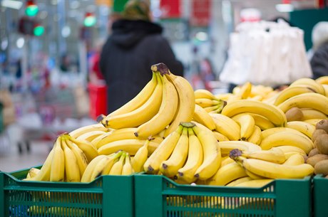 Banány v supermarketu.