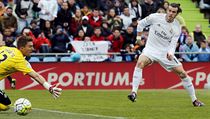 Getafe vs. Real Madrid (Bale střílí branku).