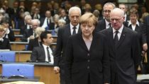 Tak kanclka Angela Merkelov pila bvalmu ministru zahrani vzdt hold.