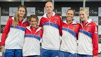 Fedcupový tým (zleva): Karolína Plíšková, Barbora Strýcová, Petr Pála, Lucie...