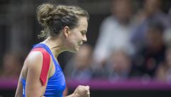 Barbora Strýcová v semifinále Fed Cupu proti výcarkám.