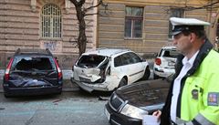 Policista Kadlec při divoké jízdě na Vinohradech naboural přes 50 aut. Těsně míjel chodce