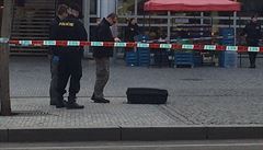 Policisté u podezelého zavazadla na praském Andlu.