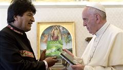 Bolivijský prezident papeovi pedal ti knihy o koce.