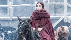 Rudá knka Melisandre (Carice van Houtenová). Hra o trny - está série.