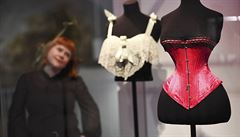 Londýnské V&A Museum nabízí výstavu vnovanou historii spodního prádla.