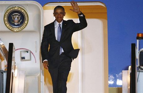 Obama dorazila na londýnské letit Stansted v pozdních tvrteních hodinách.