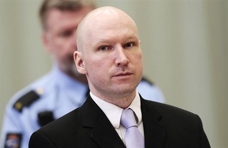 Anders Behring Breivik u soudu.