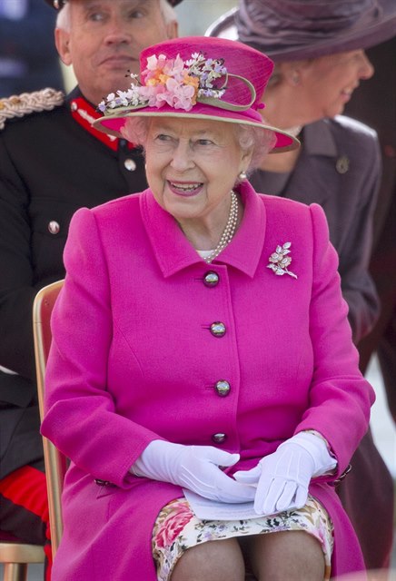 Královna Alžběta II. slaví 90. narozeniny.