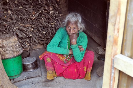 V Nindalu ije i devadesátiletá vdova Basnu Mata réthová (na snímku), která...