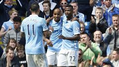 Kelechi Iheanacho (72) z Manchesteru City slaví se spoluhrá�i branku do sít�...