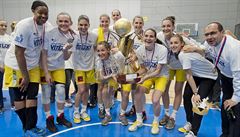 Hráky USK Praha se 27. dubna v Praze staly mistrynmi basketbalové ligy.
