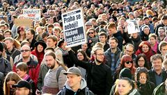 'Praha se neboj!' Kvli posprejovn kavren a metra se sely stovky lid