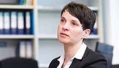 Dosavadní politiku ve vztahu k uprchlíkům označuje Frauke Petryová v rozhovoru... | na serveru Lidovky.cz | aktuální zprávy