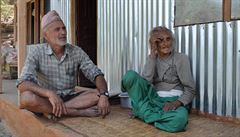 tyiaosmdesátiletá Ganga Déví Tilmalsinaová z nepálské vesnice Badare pi...
