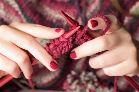 Pletení svetru (ilustrační foto)