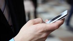 Lidé museli pro používání mobilů uzrát, tvrdí belgická výzkumnice