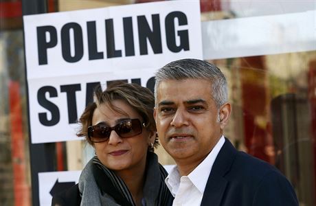 Ve volbách londýnského starosty vyhrál kandidát opoziních labourist Sadiq...