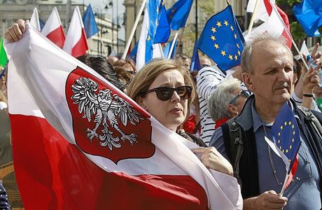 Vyli do ulic. Oponenti vin polskho prezidenta Andrzeje Dudua konzervativn...