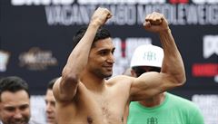 Váení k boxerskému lágru víkendu Saul Alvarez vs. Amir Khan (druhý jmenovaný).