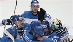 Hokejisté Kazachstánu slaví.