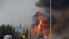 Boj s ohnivým peklem v kanadském Fort McMurray.