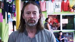 Thom Yorke z Radiohead v klipu Daydreaming.