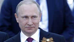 Putin na vojenské přehlídce: Pozor na ty, kteří mají zločinné záměry