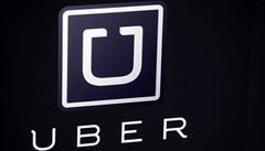 Logo taxi služby Uber