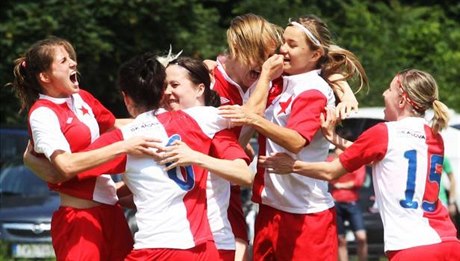 Fotbalistky Slavie se radují z obhajoby titulu.