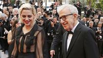 Herec Woody Allen a hereka Kirsten Stewart pichzej na zahjen festivalu v...