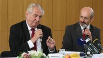 Prezident Zeman odpovd na dotazy student ze stedn koly v Hranicch