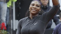 Serena Williamsová slaví vítzství nad Madison Keysovou.