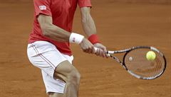 Novak Djokovic pi zápase proti Andymu Murraymu.