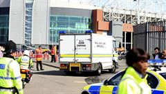 Speciální policejní jednotky na stadionu Manchesteru United.
