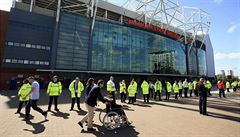 Uzavený stadion Manchesteru United.