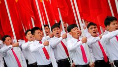 Mladí a odhodlaní severokorejští pionýři.