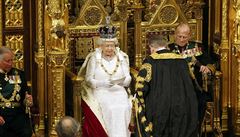 Britská královna ohlásila investice na obranu a boj proti teroru
