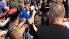 Asi ticítka kozák podle Navalného verze napadla jeho skupinu 35 lidí, vetn...