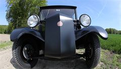 Replika p�edvále�ného vozidla Tatra 49.