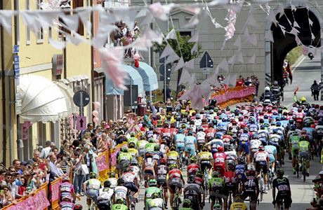 Start pten 13. etapy Giro dItalia.