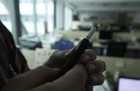 Cigarety s ohřívaným tabákem jsou fenoménem. Schválení úřady ale neznamená,  že jsou zdravé | Byznys | Lidovky.cz