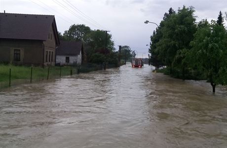 Lokln zplavy po siln boui ohroovaly 28. kvtna obyvatele obc na...