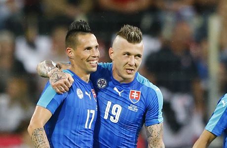 Marek Hamík a Juray Kucka se radují z gólu do sít Nmecka