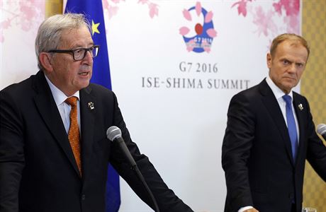 Jean-Claude Juncker na tiskové konferenci bhem summitu G7 v Japonsku.