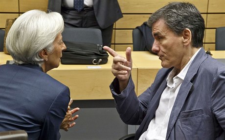 Řecký ministr financí Euklidos Tsakalotos a šefka MMF Christine Lagarde