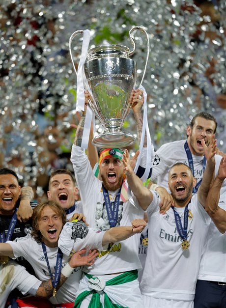 Posledními vítězi Ligy mistrů jsou fotbalisté Realu Madrid.