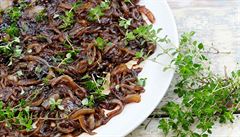 Zkaramelizujte s balzamikem a javorovým sirupem